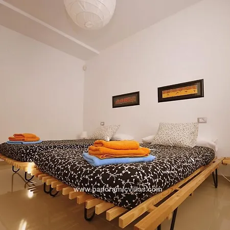 Playa Blanca Sleeps 6 Pool Air Con Wifi *